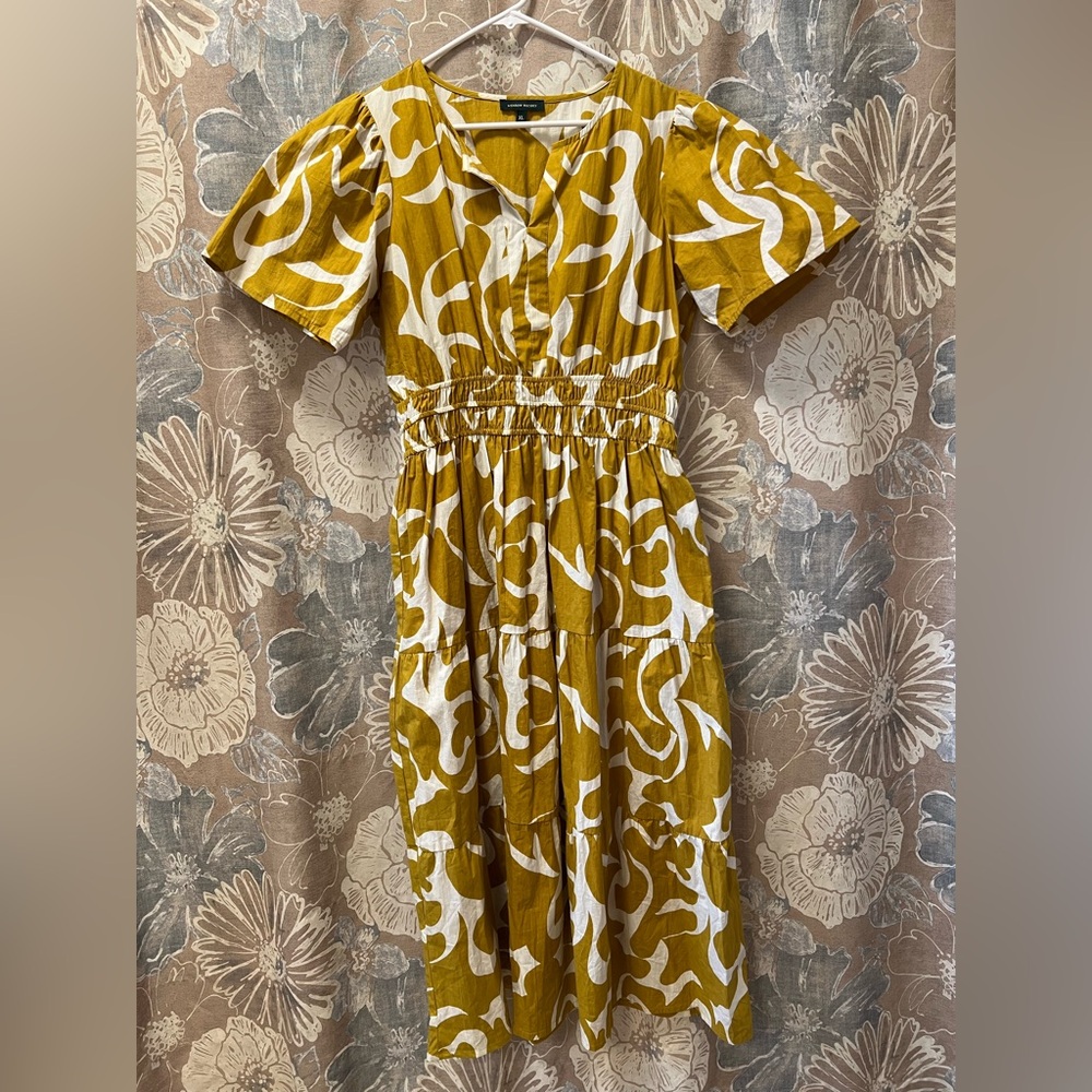 Meadow Rhodes Mustard White Abstract Floral Short Sleeve Tiered Midi Dress